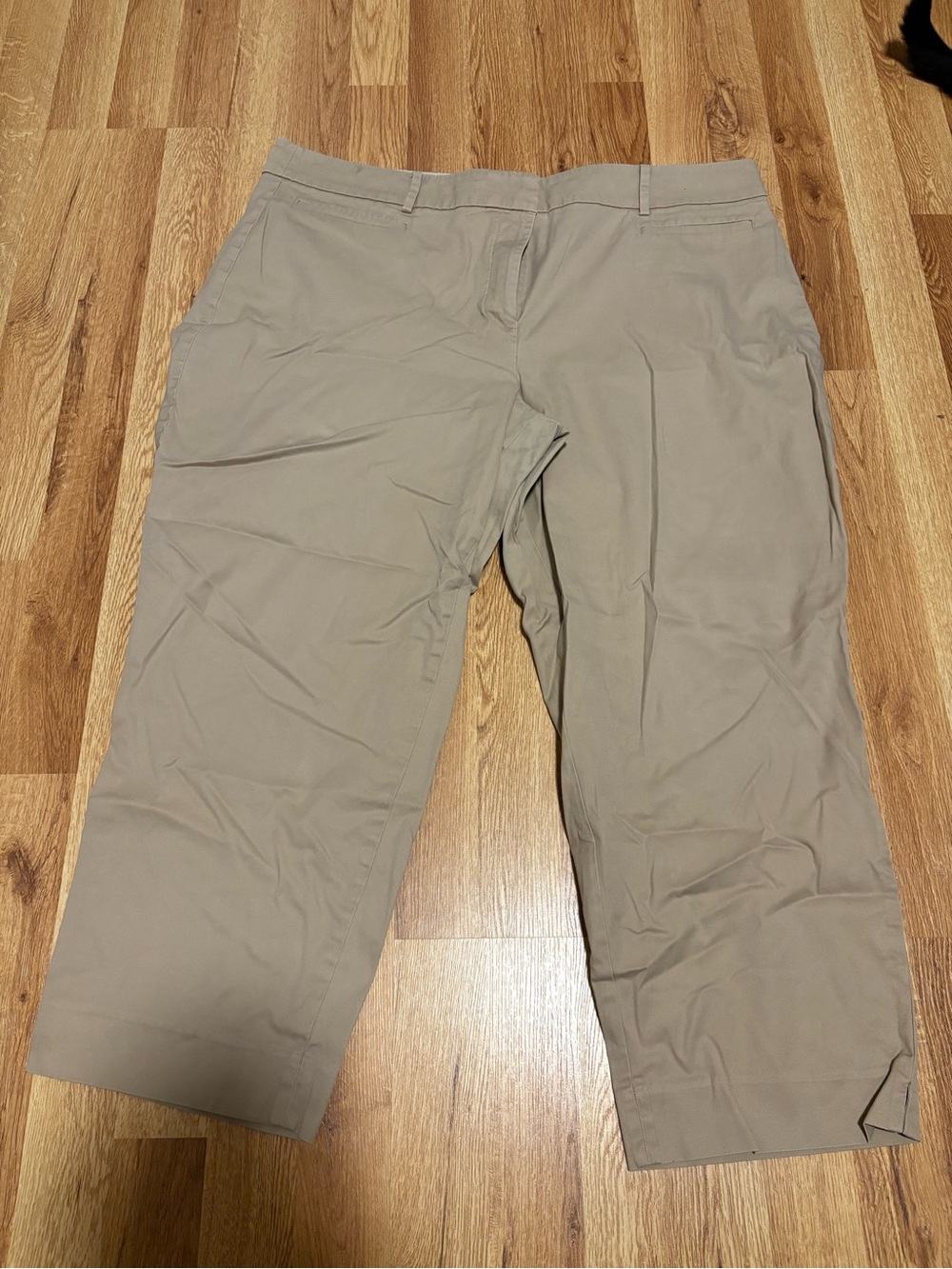 Women's Tan Talbots Capris